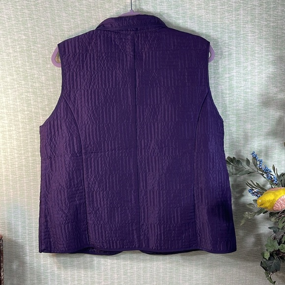 Brunswick Square Women’s Vest - Picture 6 of 6
